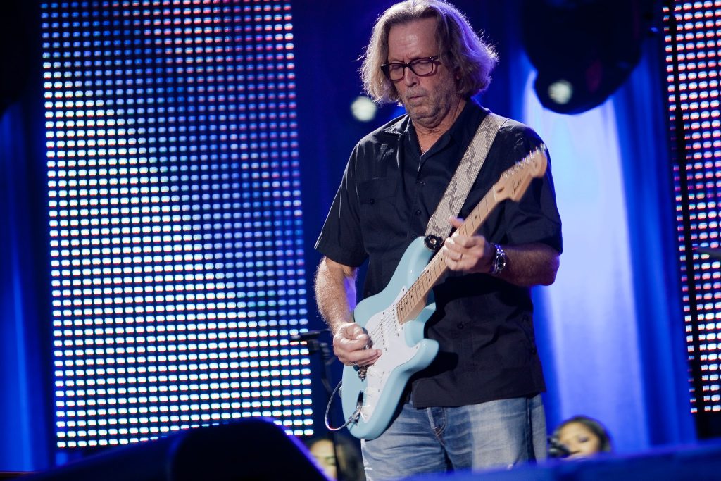 2048px-Eric_Clapton_in_concert